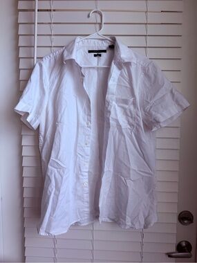 Men’s Perry Ellis White Short Sleeve Button-Down Shirt with Chest Pocket
